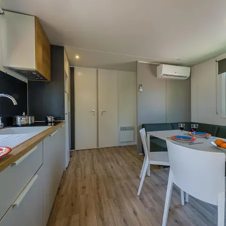 Estival Vendrell Platja קמארוגה