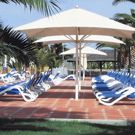 Estival Vendrell Platja קמארוגה
